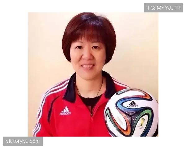 看到郎平拎菜篮的照片我笑抽了——赛场女王下班像隔壁大妈 看到郎平拎菜篮的照片我笑抽了——赛场女王下班像隔壁大妈